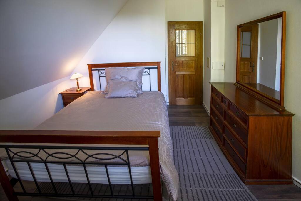 7 Bedroom Secluded Villa Close To Prague Říčany Zewnętrze zdjęcie