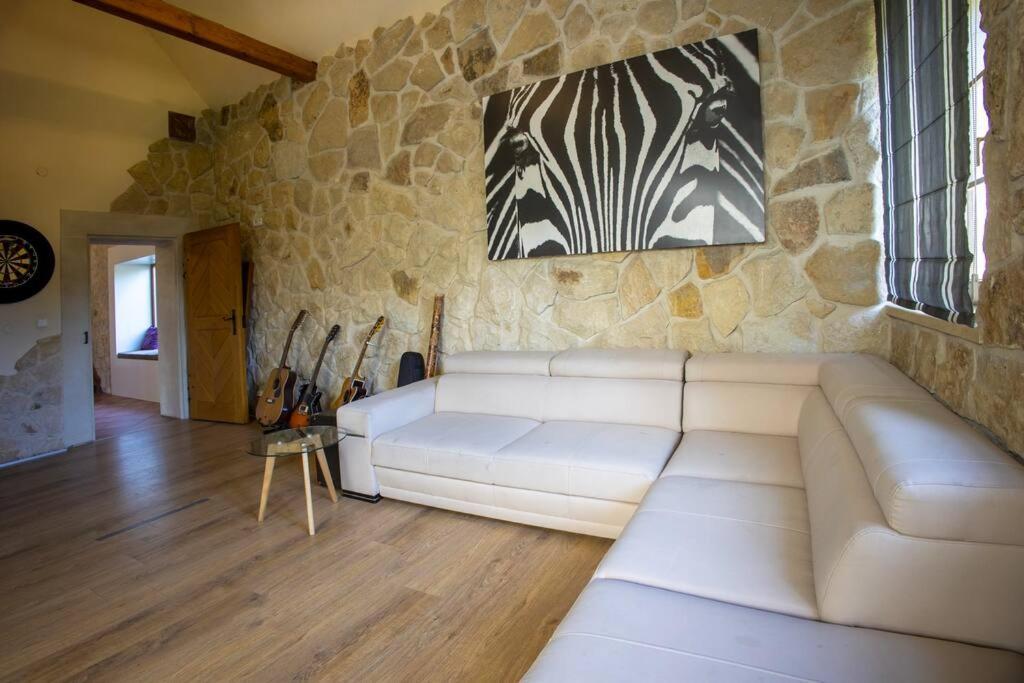 7 Bedroom Secluded Villa Close To Prague Říčany Zewnętrze zdjęcie