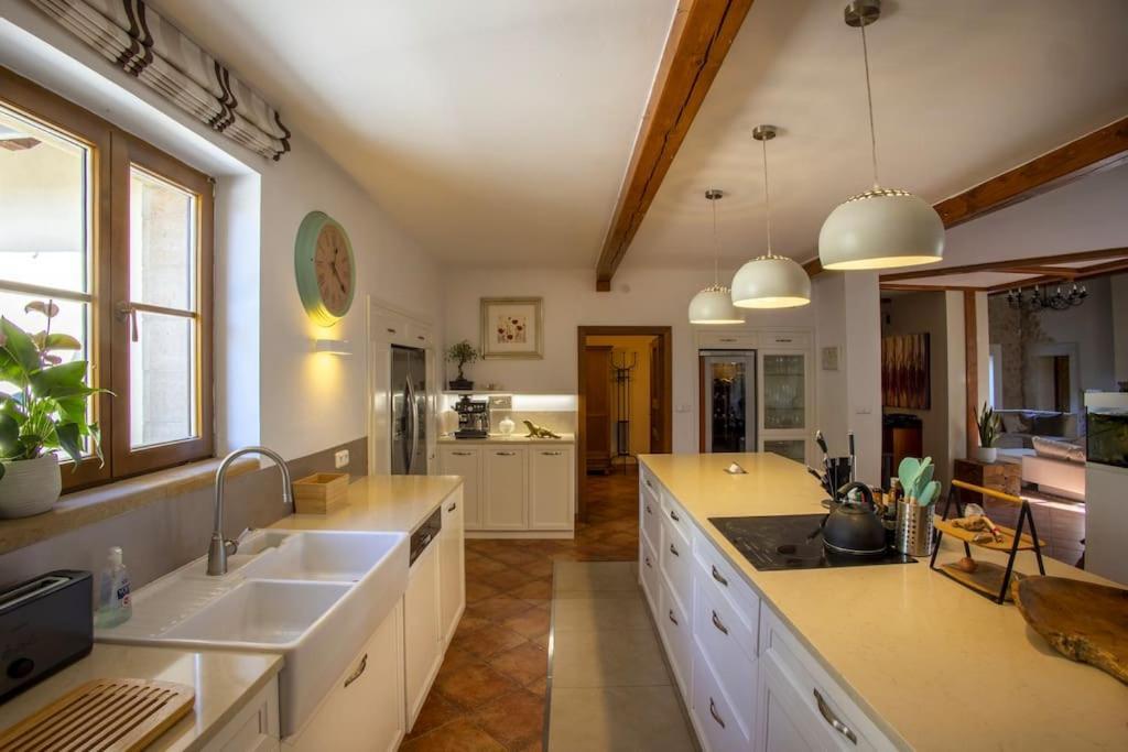 7 Bedroom Secluded Villa Close To Prague Říčany Zewnętrze zdjęcie